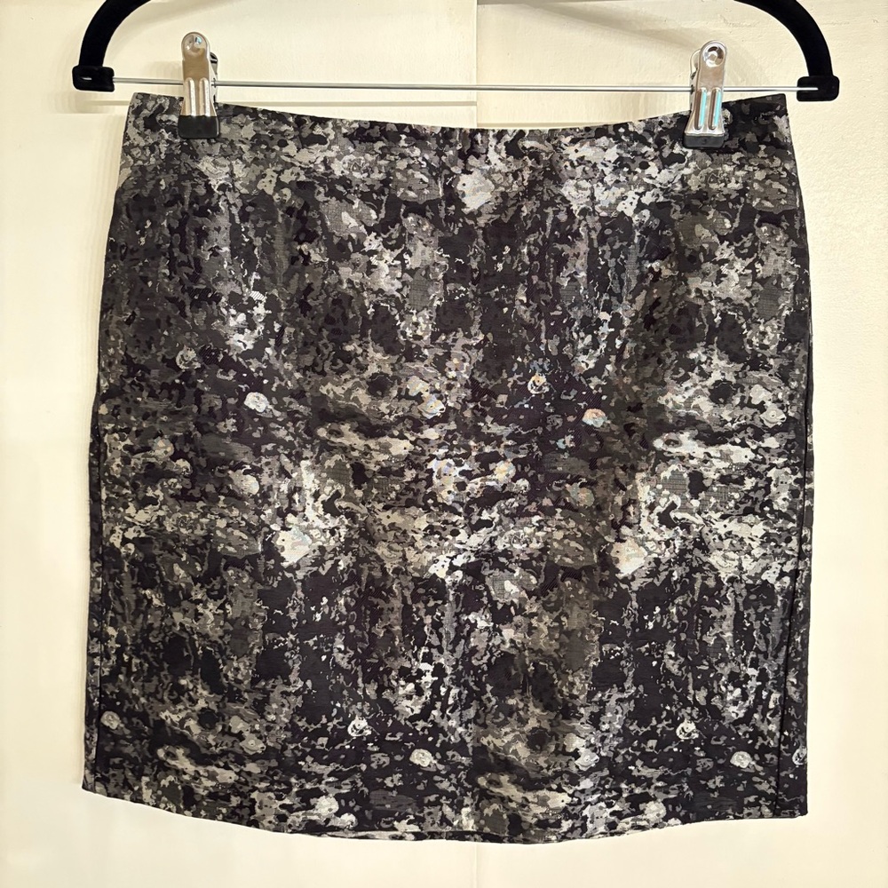 Banana Republic Women's Skirt, NWT, Size 2.